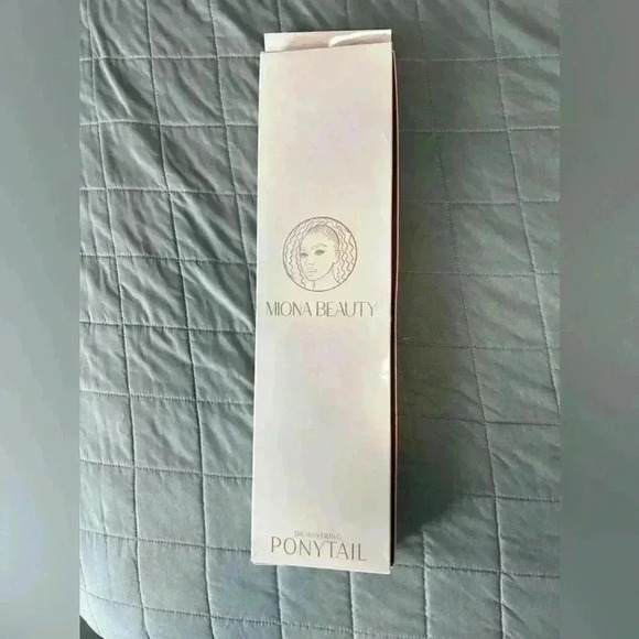 Ponytail Mona Beauty Braid Ponytail 613 Light Blonde Premium Synthetic Fibers - Picture 4 of 7